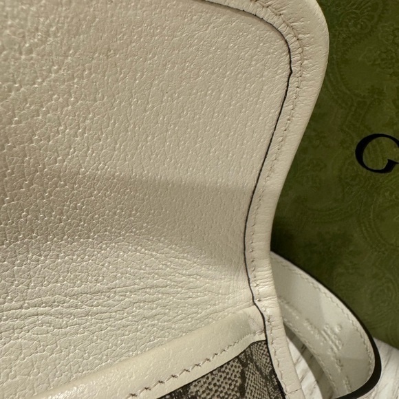 Gucci Belt Bag - Picture 3 of 15